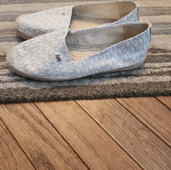 Michael Kors Kendrick Slip On Espadrille Flat Shoes MK Logo Luggage Size 9 - Picture 6 of 12